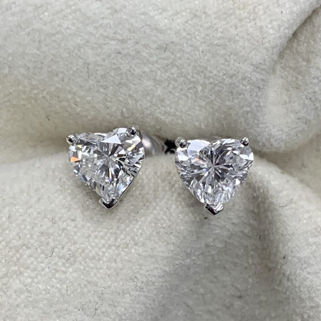 heart-shaped-solitaire-earrings-vaidya-gems-diamonds